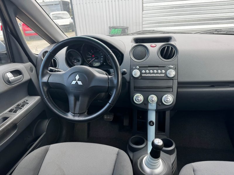 MITSUBISHI  COLT 1.3 INSTYLE 70 KW / 95 CH 2004