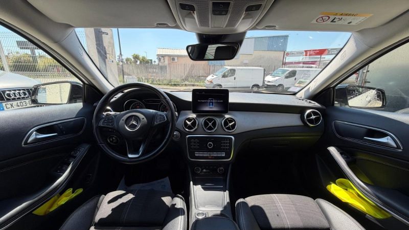 MERCEDES GLA 180 122ch STARLIGHT EDITION 2019