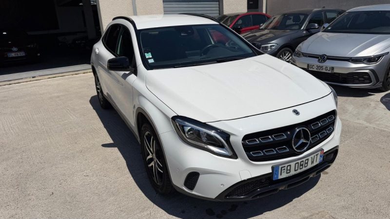 MERCEDES GLA 180 122ch STARLIGHT EDITION 2019