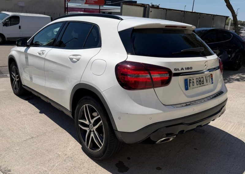 MERCEDES GLA 180 122ch STARLIGHT EDITION 2019