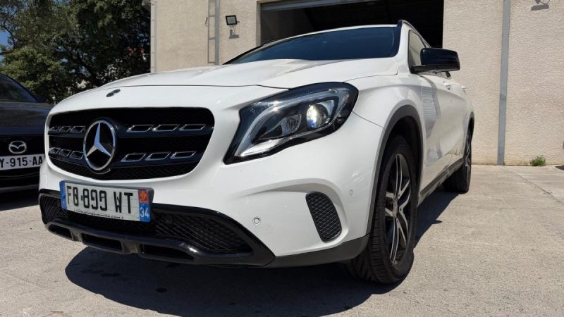 MERCEDES GLA 180 122ch STARLIGHT EDITION 2019