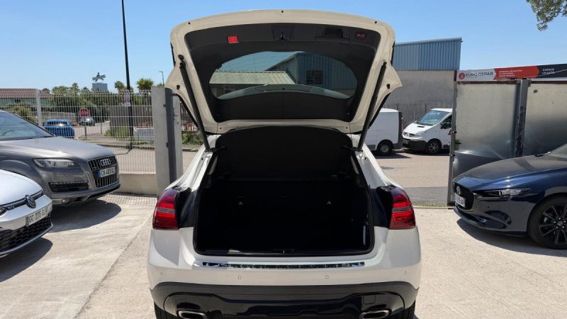 MERCEDES GLA 180 122ch STARLIGHT EDITION 2019