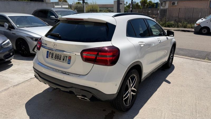 MERCEDES GLA 180 122ch STARLIGHT EDITION 2019
