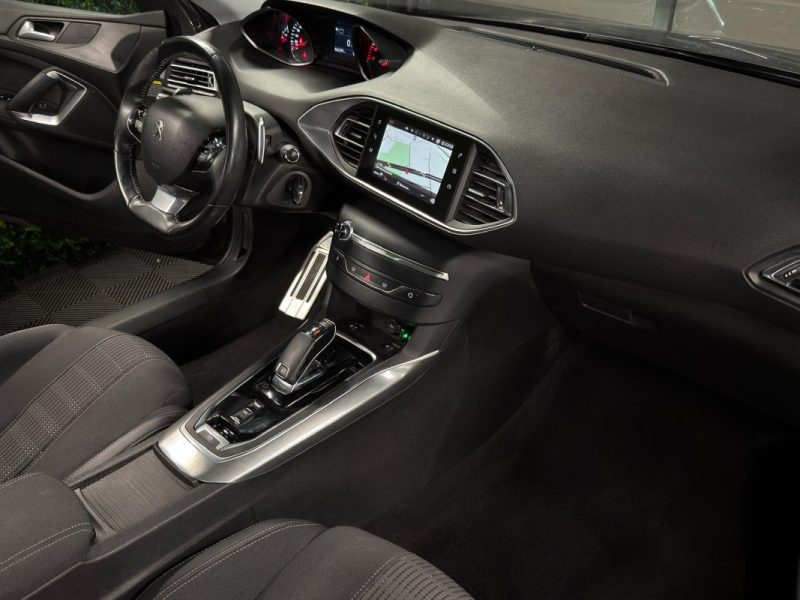 PEUGEOT 308 II PHASE 2 ALLURE 1.2 TURBO 130 BOITE AUTO EAT8 TOIT PANO APPLE & ANDROID - GARANTIE 1an