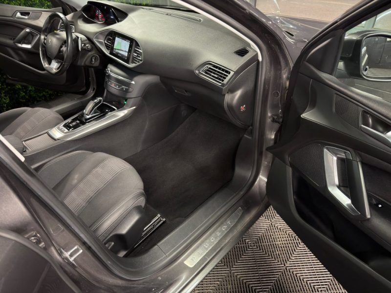 PEUGEOT 308 II PHASE 2 ALLURE 1.2 TURBO 130 BOITE AUTO EAT8 TOIT PANO APPLE & ANDROID - GARANTIE 1an