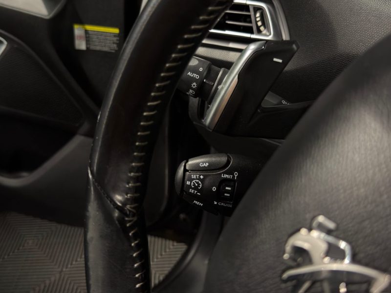 PEUGEOT 308 II PHASE 2 ALLURE 1.2 TURBO 130 BOITE AUTO EAT8 TOIT PANO APPLE & ANDROID - GARANTIE 1an