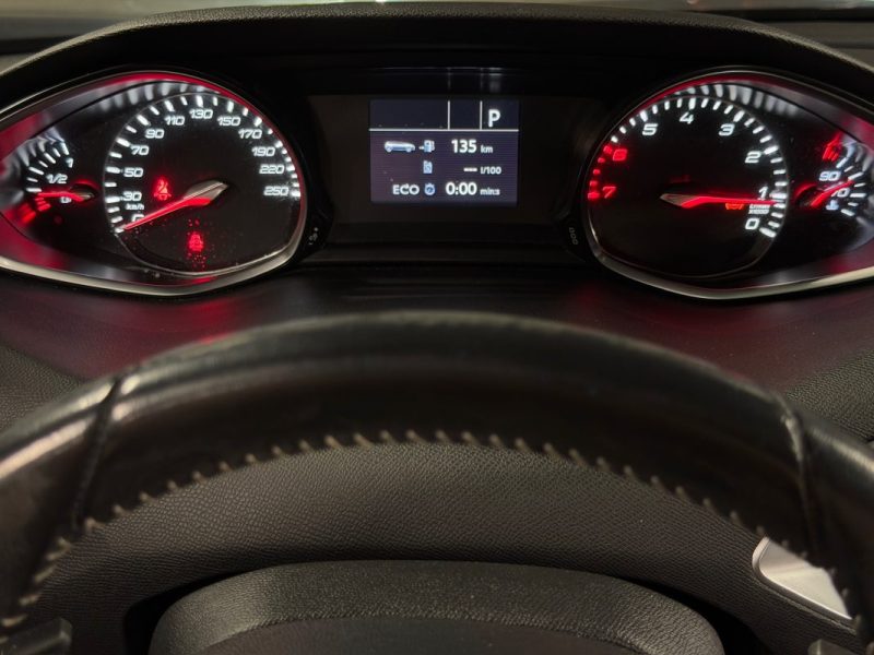 PEUGEOT 308 II PHASE 2 ALLURE 1.2 TURBO 130 BOITE AUTO EAT8 TOIT PANO APPLE & ANDROID - GARANTIE 1an
