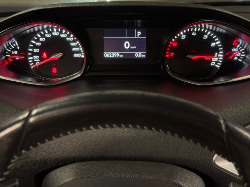 PEUGEOT 308 II PHASE 2 ALLURE 1.2 TURBO 130 BOITE AUTO EAT8 TOIT PANO APPLE & ANDROID - GARANTIE 1an