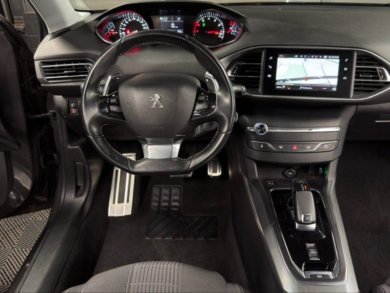 PEUGEOT 308 II PHASE 2 ALLURE 1.2 TURBO 130 BOITE AUTO EAT8 TOIT PANO APPLE & ANDROID - GARANTIE 1an