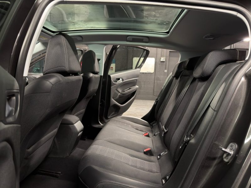 PEUGEOT 308 II PHASE 2 ALLURE 1.2 TURBO 130 BOITE AUTO EAT8 TOIT PANO APPLE & ANDROID - GARANTIE 1an