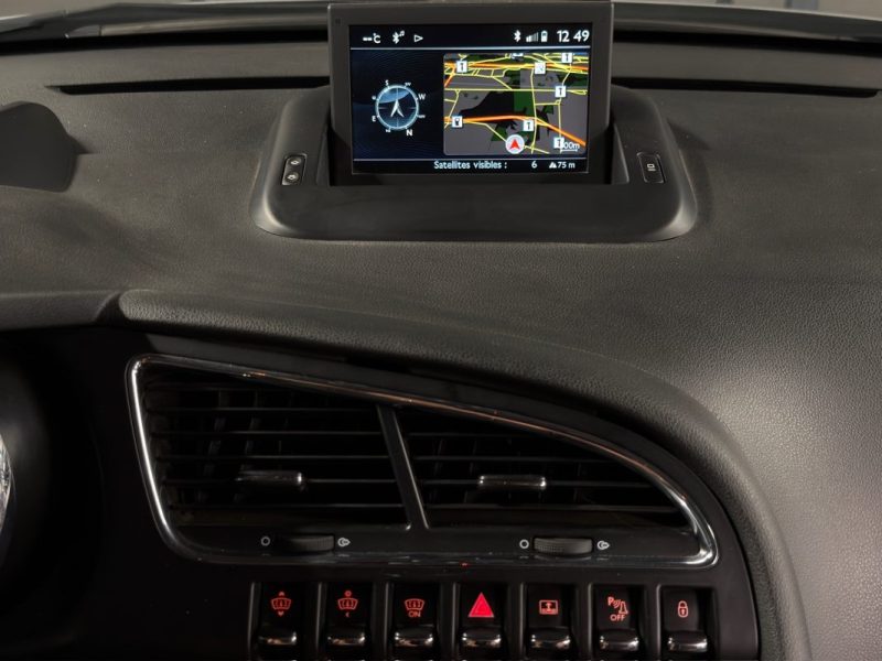 PEUGEOT 3008 PHASE 2 ALLURE 1.6 HDI 120 Cv TOIT PANORAMIQUE / GPS BVM6 CRIT AIR 2 - GARANTIE 1 AN