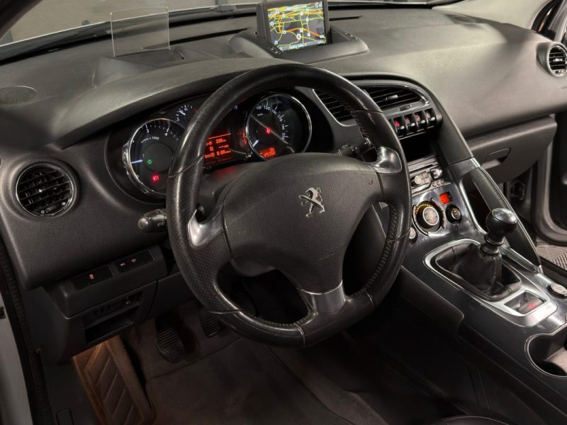 PEUGEOT 3008 PHASE 2 ALLURE 1.6 HDI 120 Cv TOIT PANORAMIQUE / GPS BVM6 CRIT AIR 2 - GARANTIE 1 AN