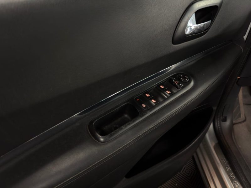 PEUGEOT 3008 PHASE 2 ALLURE 1.6 HDI 120 Cv TOIT PANORAMIQUE / GPS BVM6 CRIT AIR 2 - GARANTIE 1 AN
