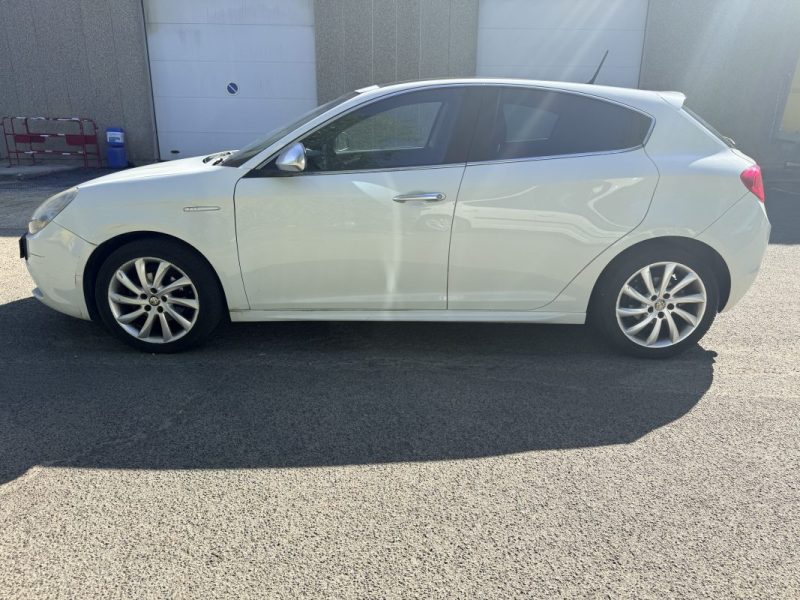 ALFA ROMEO GIULIETTA SUPER 1.6 JTDM 105 DOUBLE TOIT OUVRANT