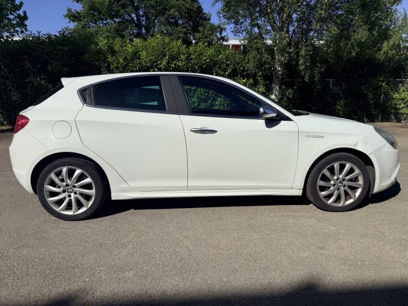 ALFA ROMEO GIULIETTA SUPER 1.6 JTDM 105 DOUBLE TOIT OUVRANT