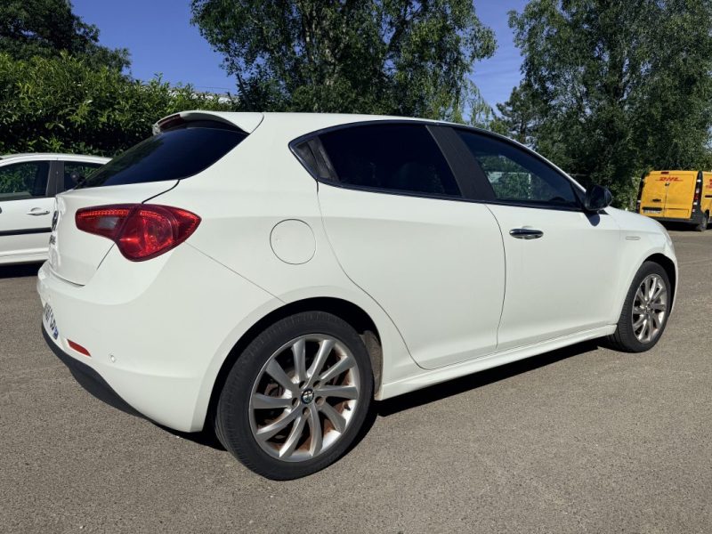 ALFA ROMEO GIULIETTA SUPER 1.6 JTDM 105 DOUBLE TOIT OUVRANT