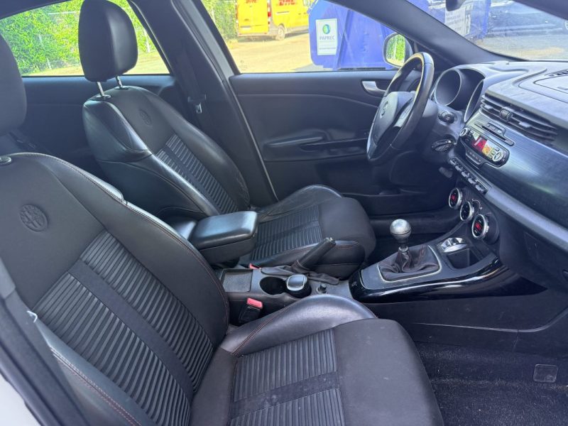 ALFA ROMEO GIULIETTA SUPER 1.6 JTDM 105 DOUBLE TOIT OUVRANT
