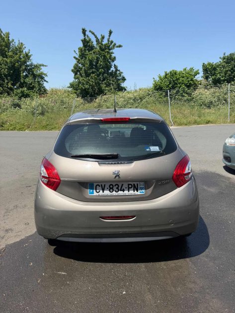 PEUGEOT 208 1.4 HDI 68ch ALLURE