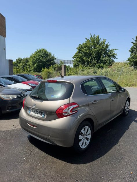 PEUGEOT 208 1.4 HDI 68ch ALLURE