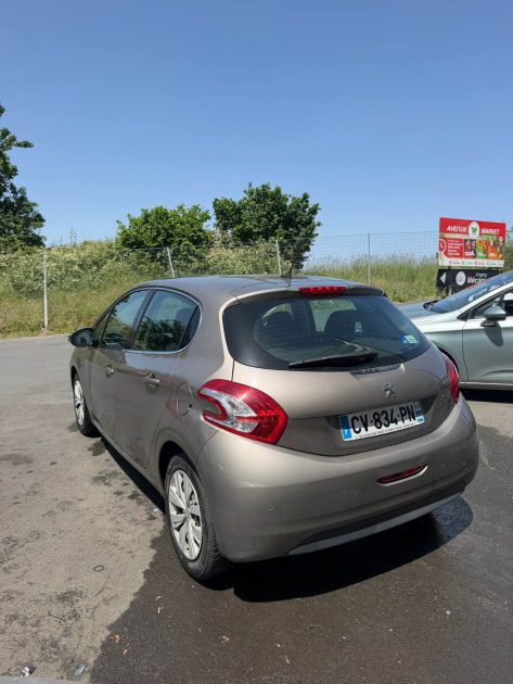 PEUGEOT 208 1.4 HDI 68ch ALLURE