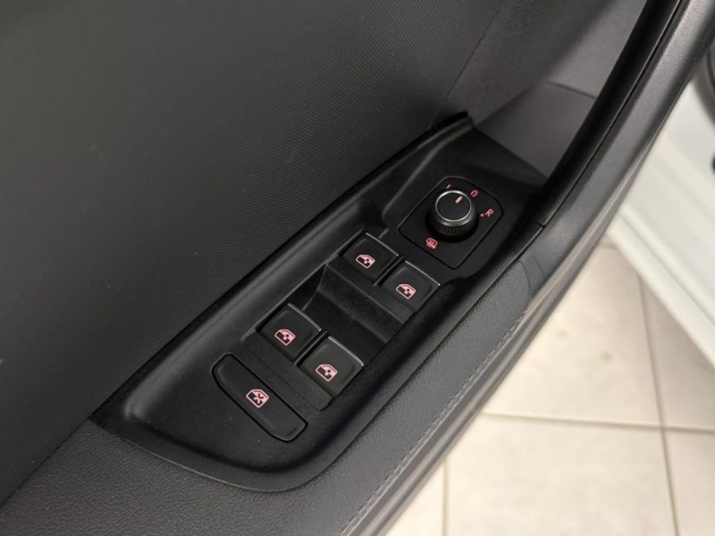 AUDI A1 30 TFSI 110 ch S-Line - CARPLAY