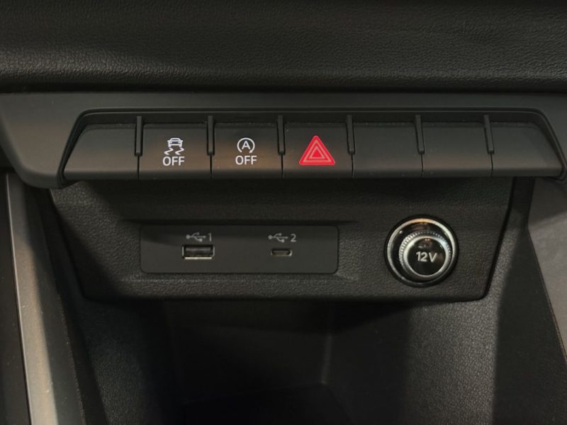 AUDI A1 30 TFSI 110 ch S-Line - CARPLAY