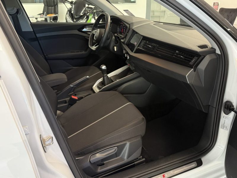 AUDI A1 30 TFSI 110 ch S-Line - CARPLAY