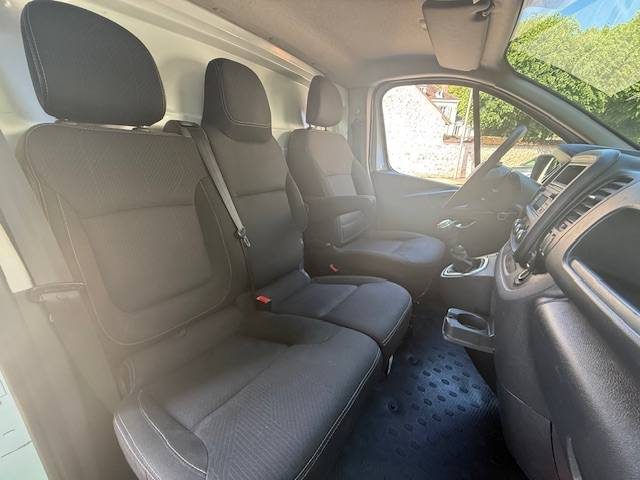 RENAULT TRAFIC 3  L1H1 1000 2.0 DCI 120 CONFORT / 1ERE MAIN / 12000 HT  2021 / GALLERIE