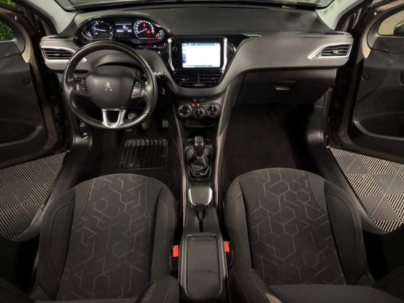 PEUGEOT 2008 1.6 HDI 100 Cv ECRAN GPS TACTILE / CRIT AIR 2 - GARANTIE 1 AN