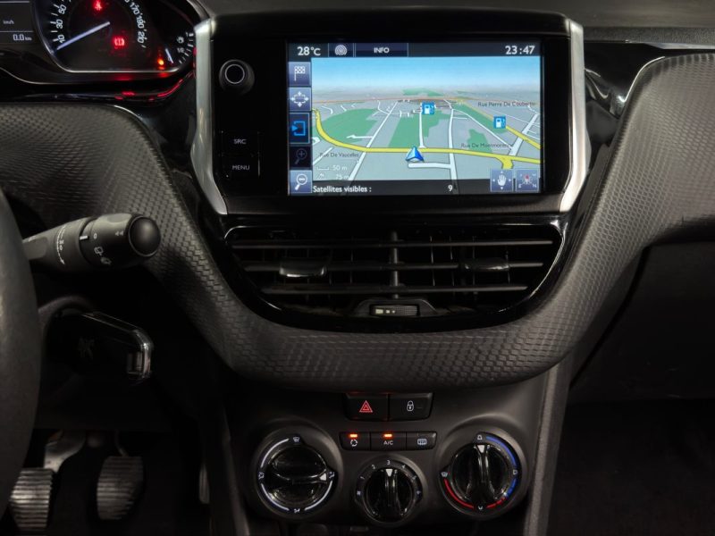 PEUGEOT 2008 1.6 HDI 100 Cv ECRAN GPS TACTILE / CRIT AIR 2 - GARANTIE 1 AN