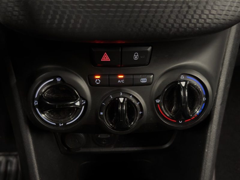 PEUGEOT 2008 1.6 HDI 100 Cv ECRAN GPS TACTILE / CRIT AIR 2 - GARANTIE 1 AN