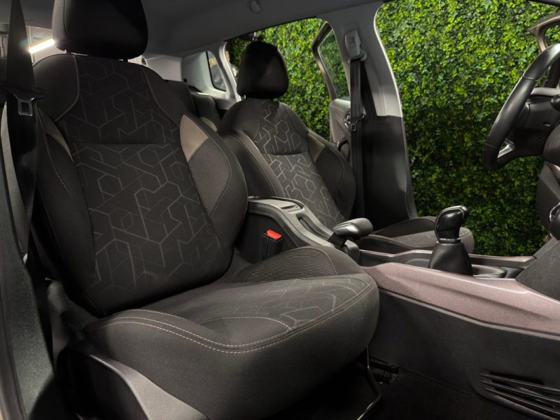 PEUGEOT 2008 1.6 HDI 100 Cv ECRAN GPS TACTILE / CRIT AIR 2 - GARANTIE 1 AN