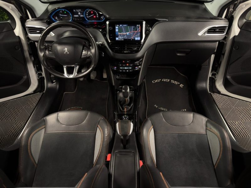 PEUGEOT 2008 CROSSWAY 1.2 TURBO 110 Cv ECRAN GPS TACTILE / CRIT AIR 1 - GARANTIE 1 AN