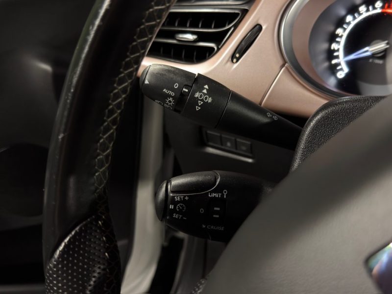 DS DS 3 GIVENCHY Le MakeUp 1.2 TURBO 130 Cv 38 900 Kms ECRAN GPS CAMERA INTERIEUR CUIR Garantie 1 an