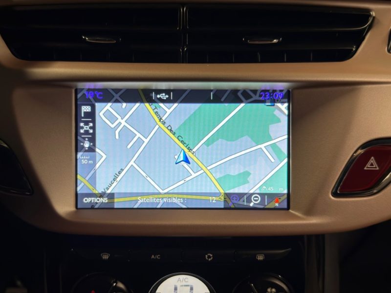DS DS 3 GIVENCHY Le MakeUp 1.2 TURBO 130 Cv 38 900 Kms ECRAN GPS CAMERA INTERIEUR CUIR Garantie 1 an