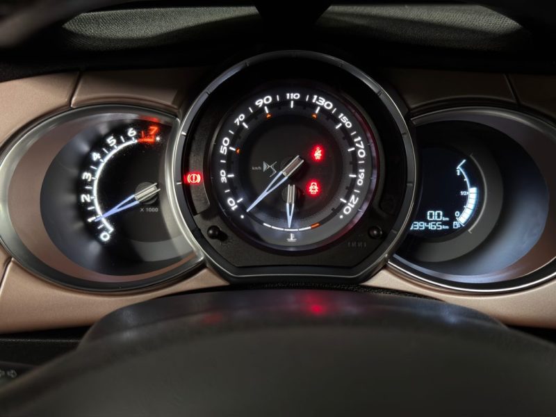 DS DS 3 GIVENCHY Le MakeUp 1.2 TURBO 130 Cv 38 900 Kms ECRAN GPS CAMERA INTERIEUR CUIR Garantie 1 an