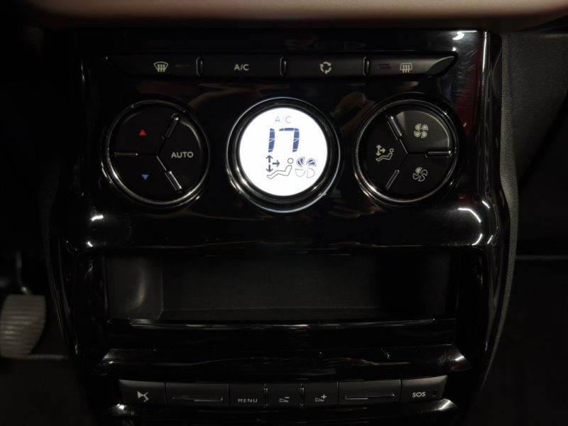DS DS 3 GIVENCHY Le MakeUp 1.2 TURBO 130 Cv 38 900 Kms ECRAN GPS CAMERA INTERIEUR CUIR Garantie 1 an