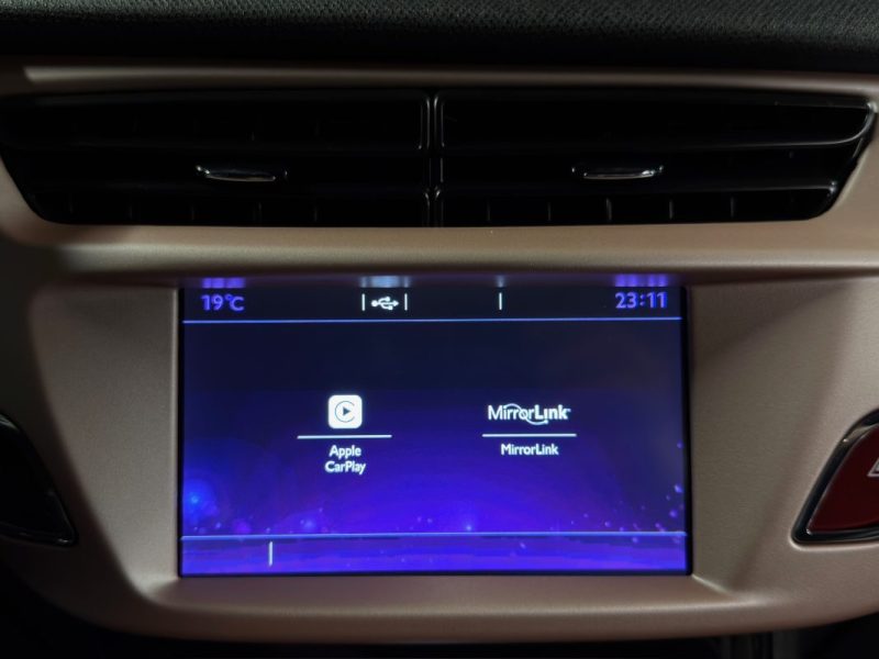 DS DS 3 GIVENCHY Le MakeUp 1.2 TURBO 130 Cv 38 900 Kms ECRAN GPS CAMERA INTERIEUR CUIR Garantie 1 an