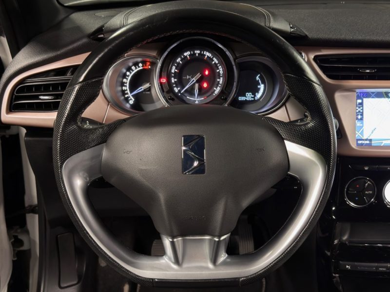 DS DS 3 GIVENCHY Le MakeUp 1.2 TURBO 130 Cv 38 900 Kms ECRAN GPS CAMERA INTERIEUR CUIR Garantie 1 an