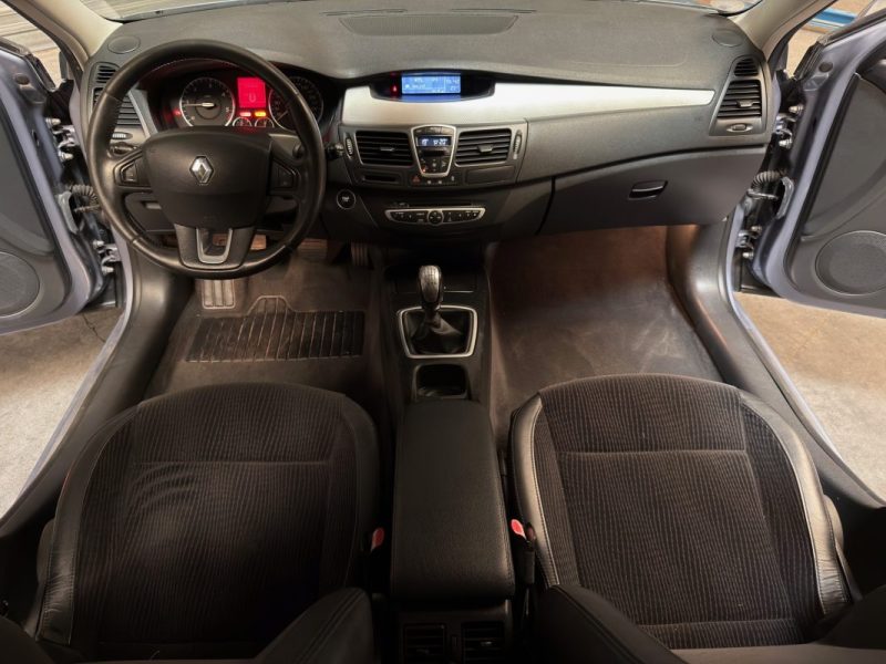 RENAULT LAGUNA 3 III BERLINE 2.0 DCI 150 Cv MOTEUR A CHAINE / FINITION PRIVILEGE 