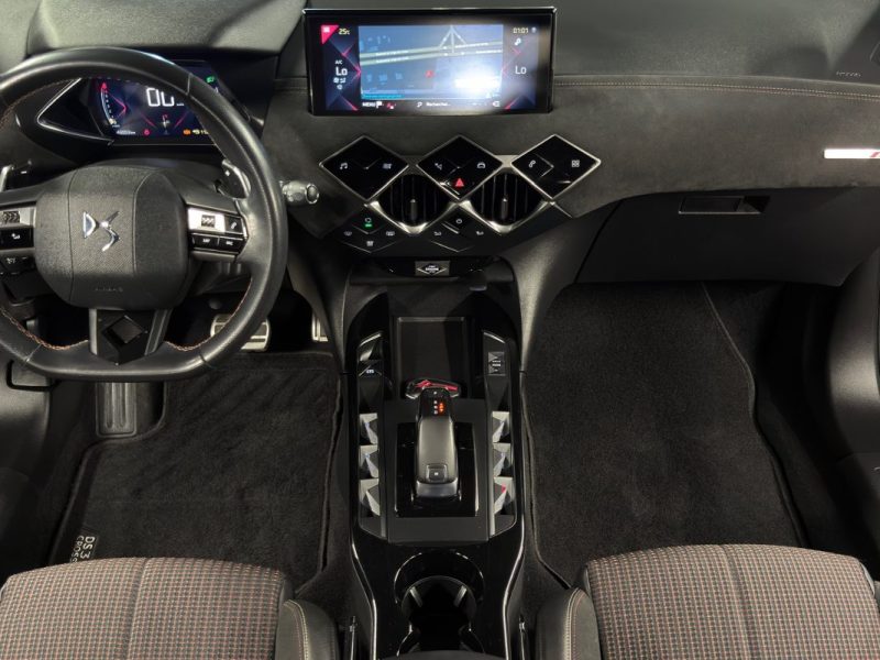 DS DS 3 CROSSBACK PERFORMANCE LINE 1.2 TURBO 130 Cv BOITE AUTO EAT8 VIRTUAL COCKPIT - GARANTIE 1 AN
