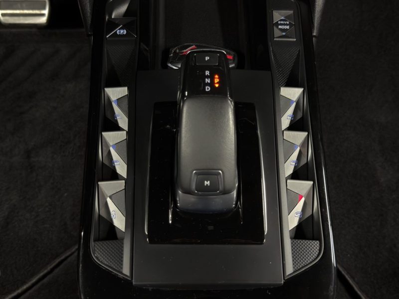 DS DS 3 CROSSBACK PERFORMANCE LINE 1.2 TURBO 130 Cv BOITE AUTO EAT8 VIRTUAL COCKPIT - GARANTIE 1 AN