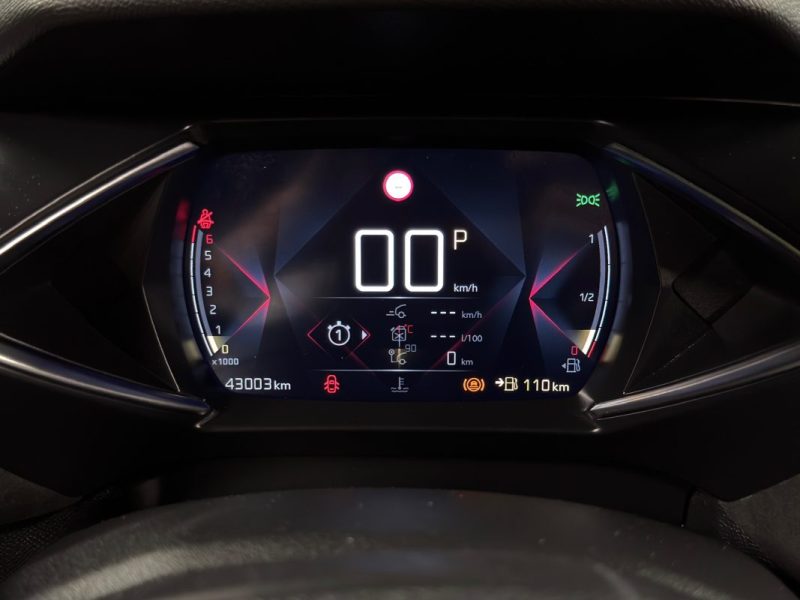 DS DS 3 CROSSBACK PERFORMANCE LINE 1.2 TURBO 130 Cv BOITE AUTO EAT8 VIRTUAL COCKPIT - GARANTIE 1 AN