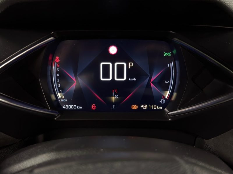 DS DS 3 CROSSBACK PERFORMANCE LINE 1.2 TURBO 130 Cv BOITE AUTO EAT8 VIRTUAL COCKPIT - GARANTIE 1 AN