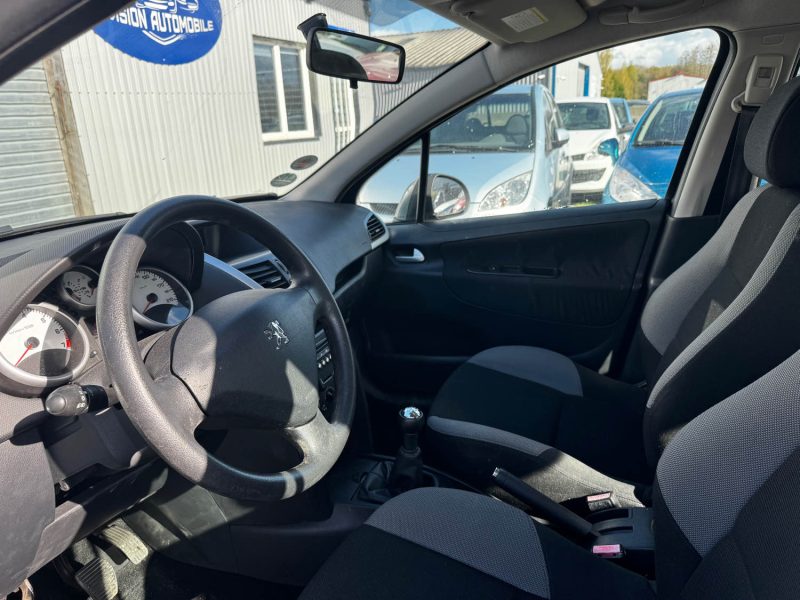 PEUGEOT  207  1.4 TENDANCE 2006