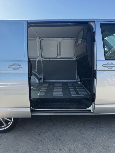 VOLKSWAGEN TRANSPORTER 6 FOURGON 2.0 TDI 4MOTION 180CV R 2014