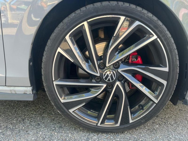VOLKSWAGEN Golf 8 GTD 2.0 TDI DSG7 200 ch Boîte auto / Toit ouvrant