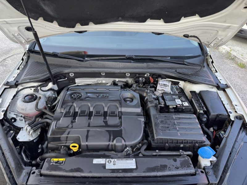 VOLKSWAGEN GOLF VII 1.6 TDI 115CH FAP CONFORTLINE 3P 