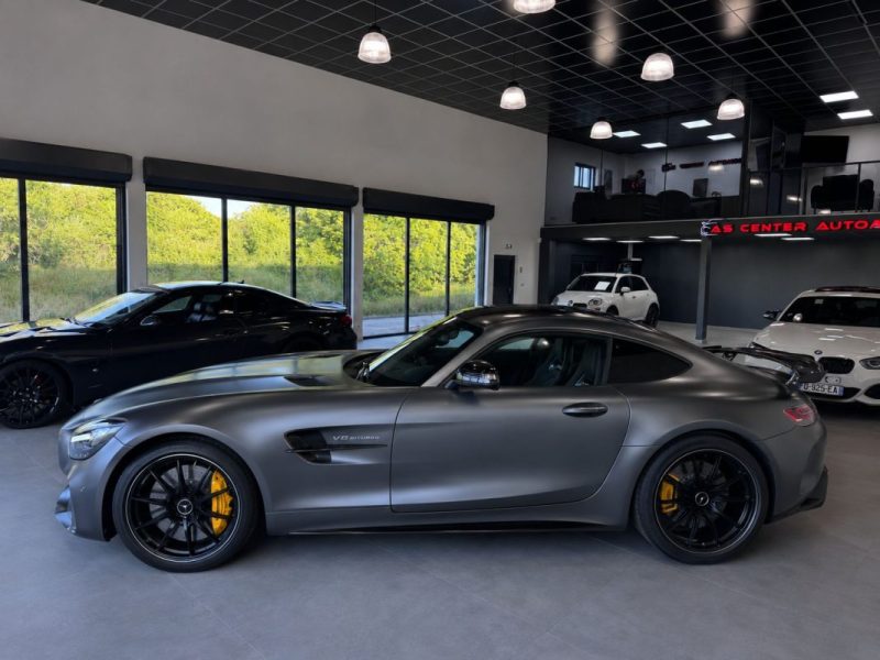 MERCEDES BENZ AMG GT-R  