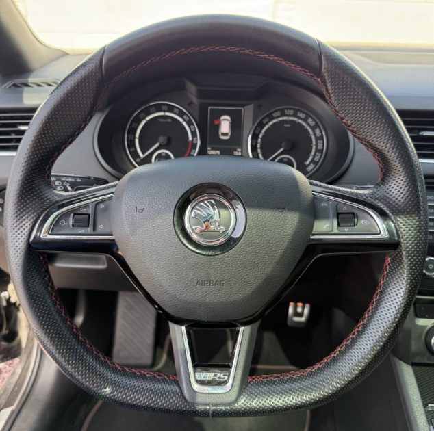 SKODA OCTAVIA III COMBI 2.0 TDI RS 184ch DSG Toit Ouvrant / Sièges électriques / PACK SON CANTON